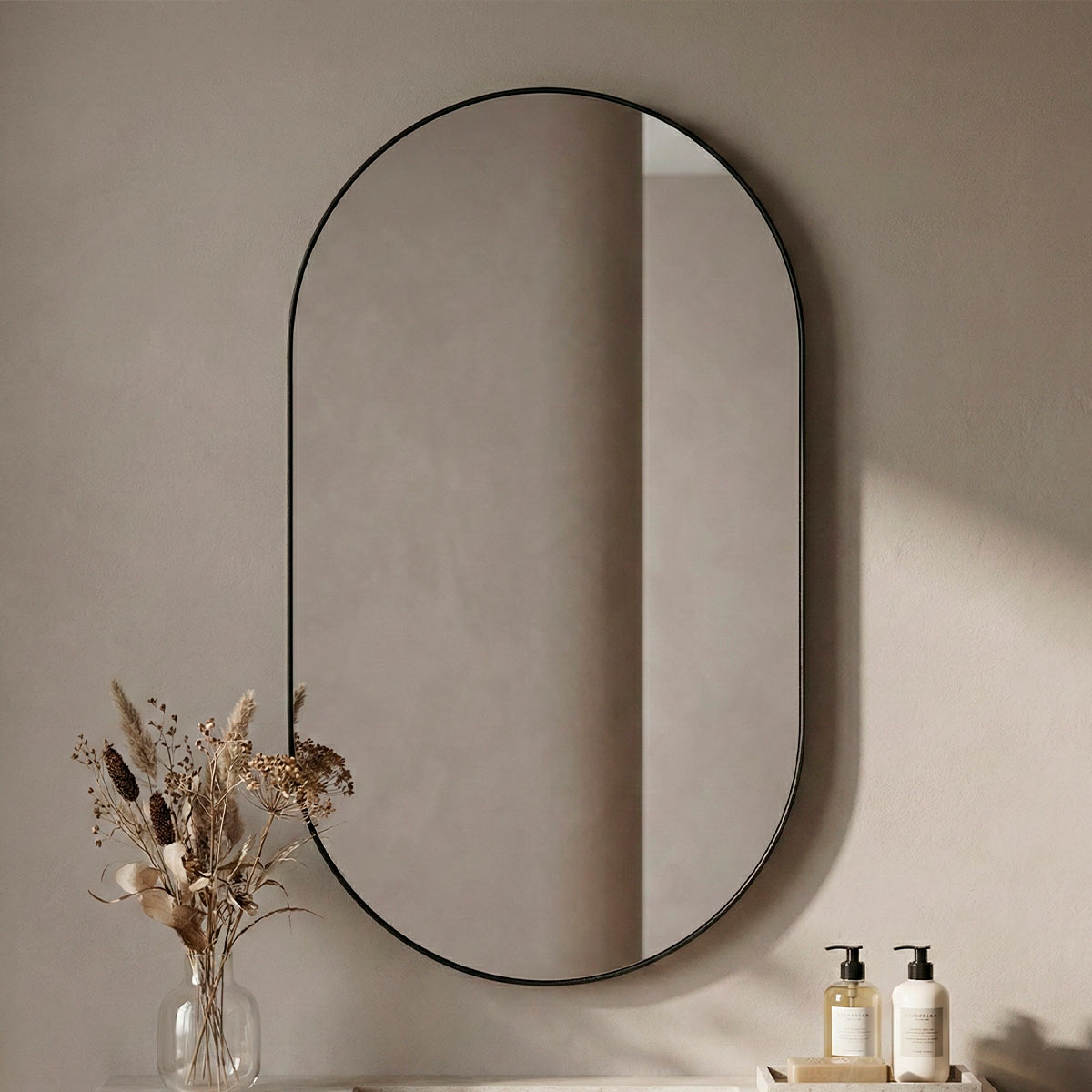 Espelho Decorativo Tradicional Oval - Em Couro - Pílula - 50x80cm